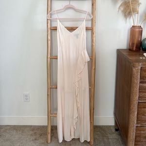 Cream fitted dress w/slit